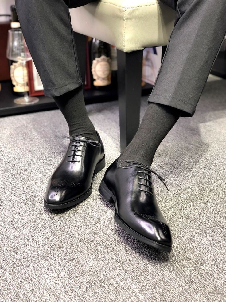 Professional Excellence: Classic Style Leather Shoes for Men| Superior Comfort & Durability